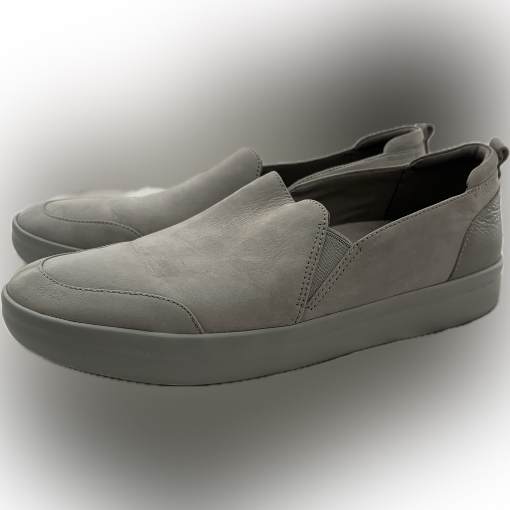 Vionic Penelope Gray Slip-On Sneakers